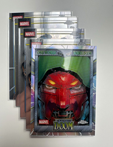 Topps chrome marvel one world - chrome,